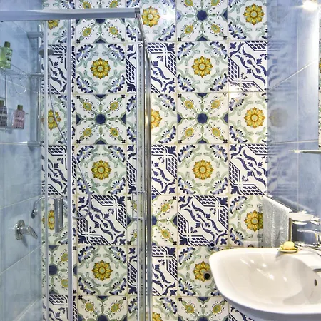 Gocce - Il Limoncello Historical Center Of *